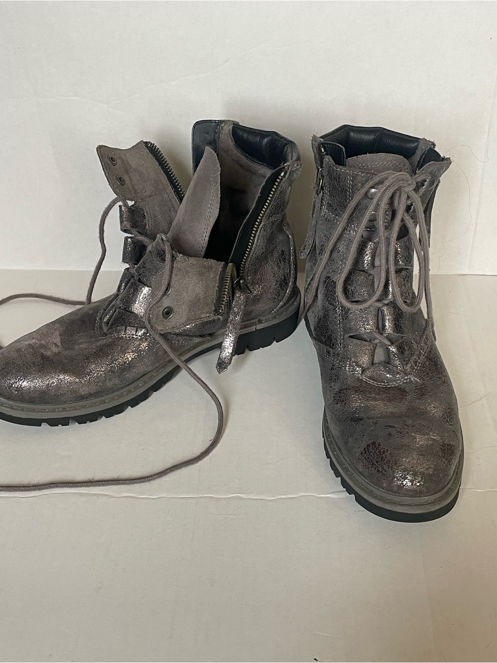 Caterpillar Metallic Silver Gray Lace-Up / Zipper Leather Combat Boots